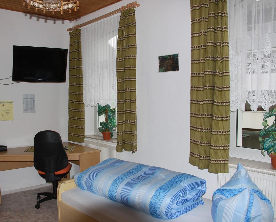Hotel Bayerischer Hof Wiesau Экстерьер фото